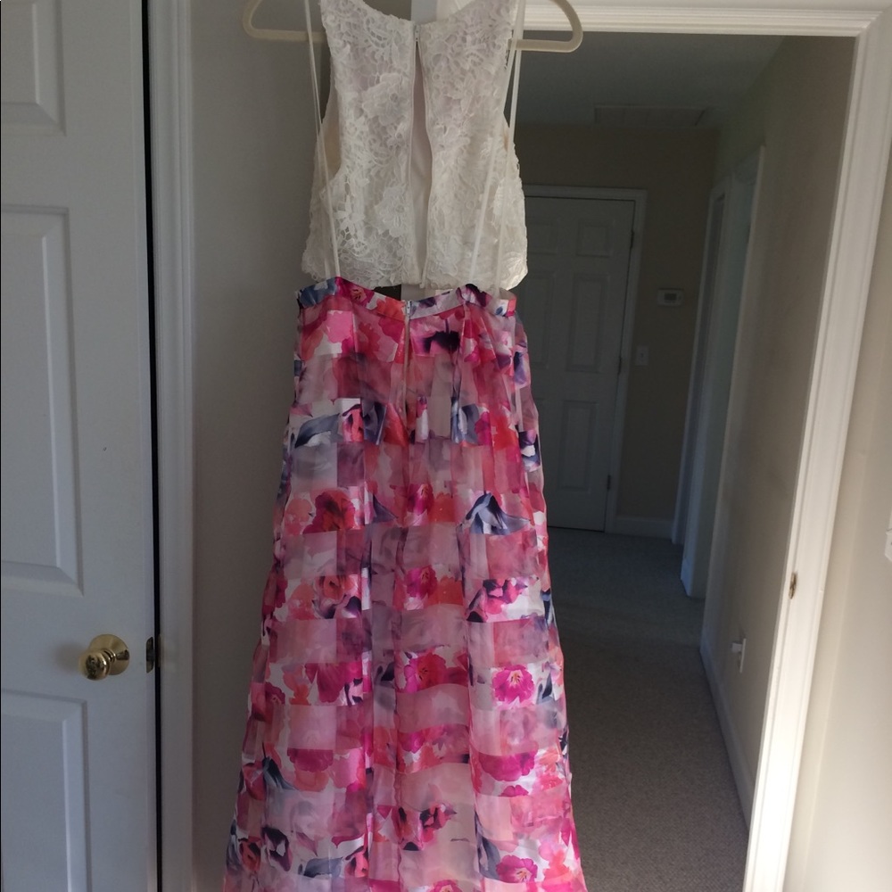 Prom Dress - Picture 2 of 6